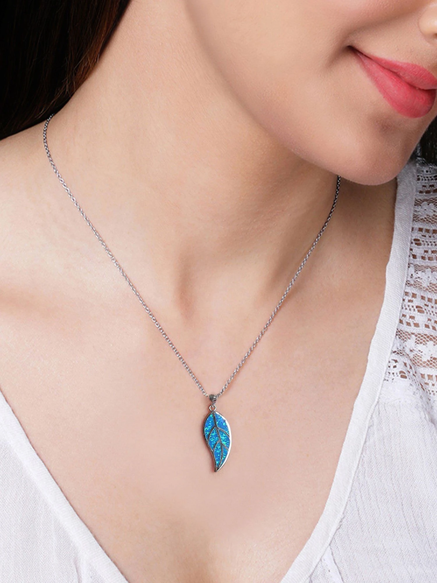 GIVA 925 Sterling Silver Mystic Blue Leaf Pendant With Link Chain For Women 4 GIVA 925 Sterling Silver Mystic Blue Leaf Pendant With Link Chain For Women – Bild 2