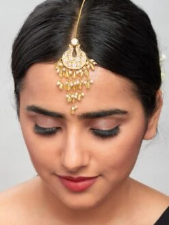 Ahaanya Green Agate Kundan Polki Traditional Maang Tikka In Gold Tone