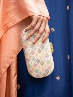 AMYRA Aza Capsule Clutch