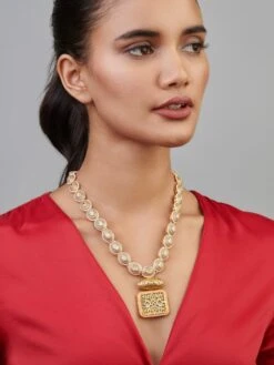 Curio Cottage Meira Kundan String And Thewa Necklace