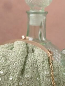 AMYRA Monroe Vintage Clutch - Pastel Green -Gemischtwarenladen Für Damenmode 45961e1AM VP 1222 0001 4