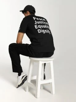 Puma CLASSIC ICONS OF UNITY Graphic Unisex Black T-Shirt -Gemischtwarenladen Für Damenmode 83e98aaMD62567301 5