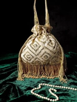 A Clutch Story Rhombus Sparkle Potli