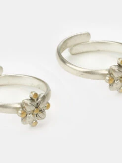 Shaya By CaratLane Mahileyaru Toe Rings In Dual Plated 925 Silver -Gemischtwarenladen Für Damenmode 9201b88AX00102 SS0000 5