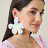 MIXT By Nykaa Fashion White Oversized Flower Moti Earrings -Gemischtwarenladen Für Damenmode ab444e0ER051415 1