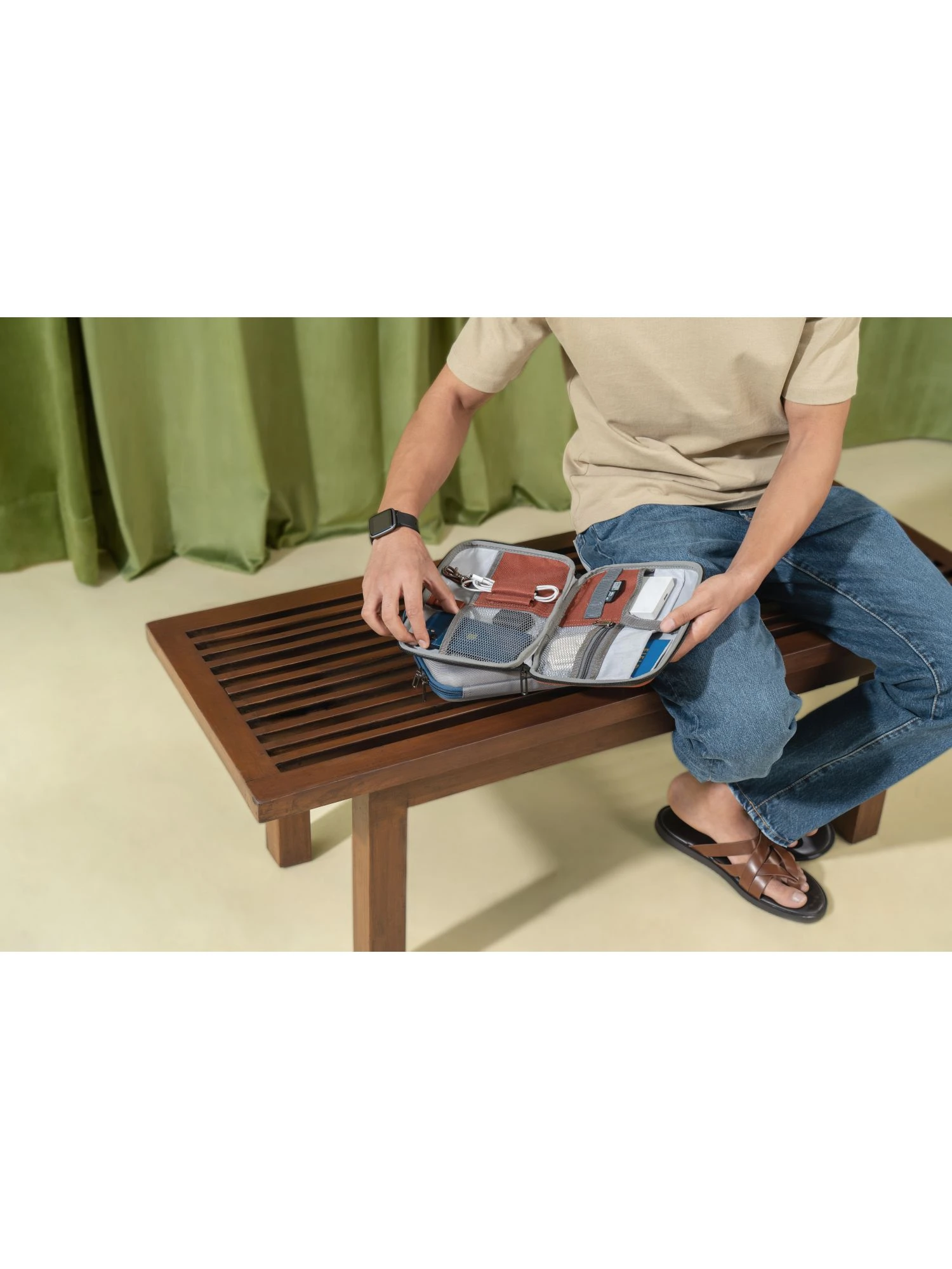 Assembly Laptop Backpack Smart Office Bag With Gadget Tech Kit Organizer White 4 Assembly Laptop Backpack Smart Office Bag With Gadget Tech Kit Organizer White – Bild 2