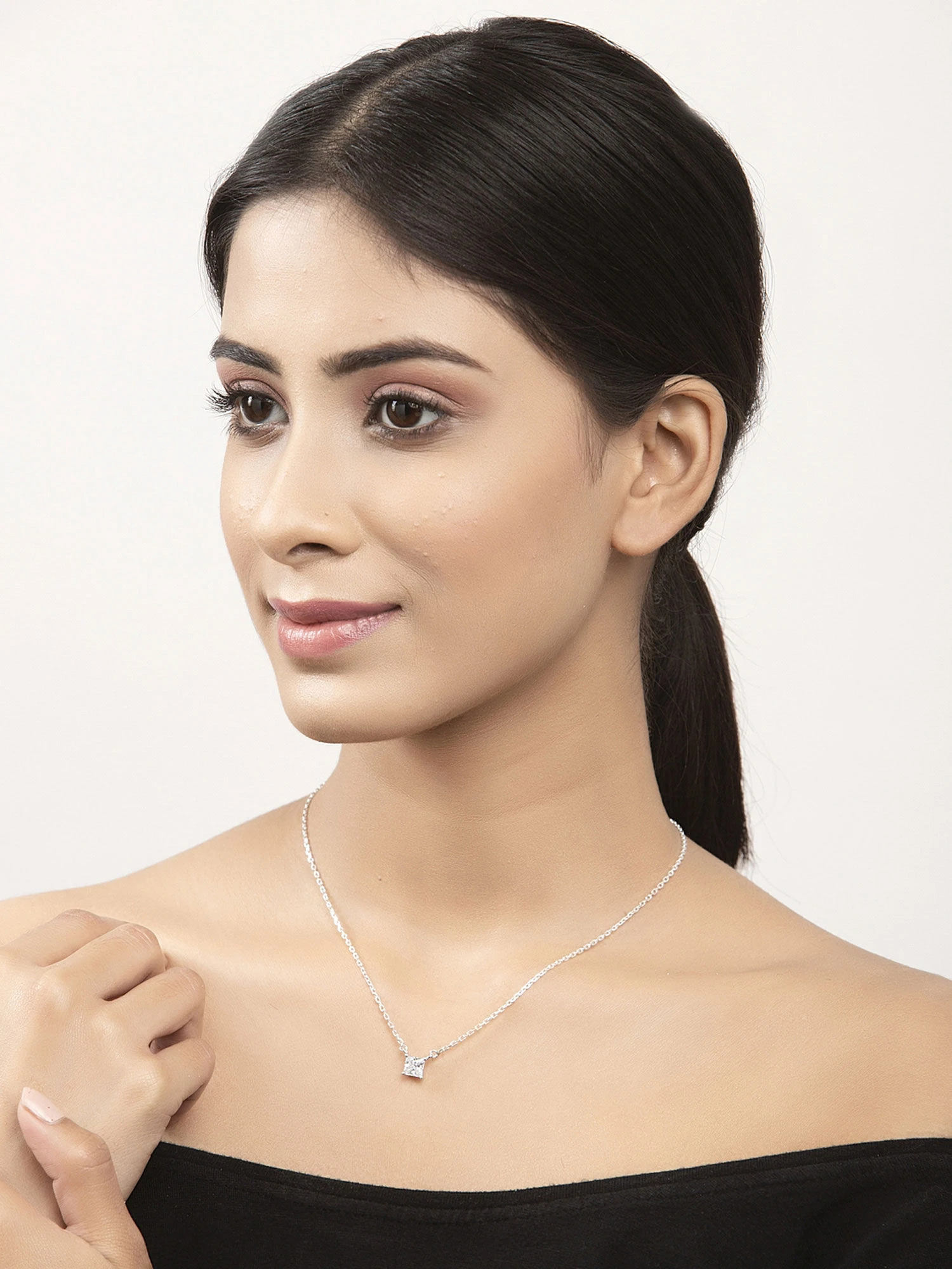 CLARA Sterling Silver Rhodium Plated Square Pendant Necklace With Chain Gift For Women And Girls 4 CLARA Sterling Silver Rhodium Plated Square Pendant Necklace With Chain Gift For Women And Girls – Bild 2