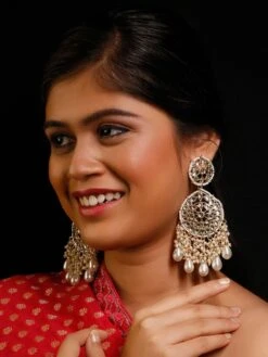 Ishhaara Kundan Chandbali And Pearls Earrings